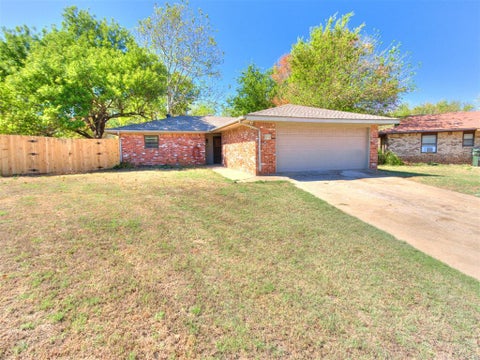 Photo of 1606 Briarcliff Court, Norman, OK 73071 (MLS # 1252741)