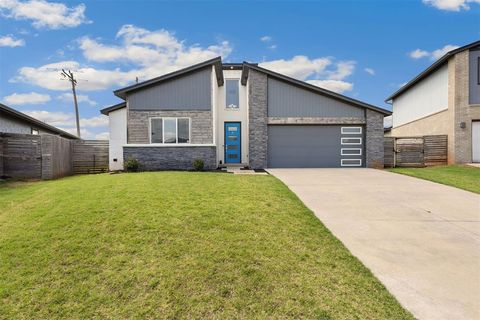 Photo of 2420 NW 172nd Circle, Edmond, OK 73012 (MLS # 1233958)