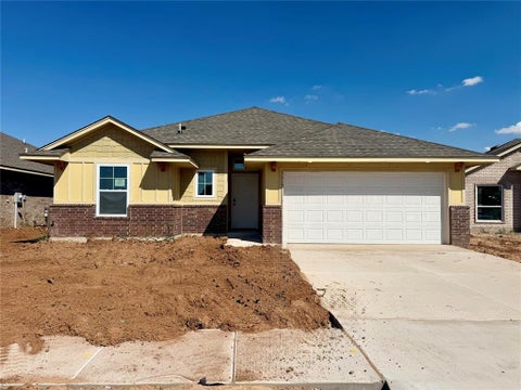 Photo of 1204 Blackjack Creek Drive, Yukon, OK 73099 (MLS # 1243180)