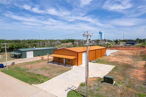Photo of 11570 Maui Lane, Edmond, OK 73034 (MLS # 1225613)