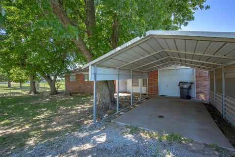 Photo of 101 Christi Street, Paoli, OK 73074 (MLS # 1225263)