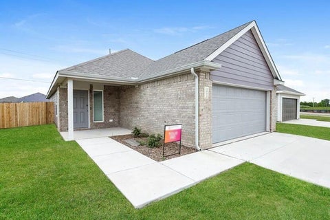 Photo of 2002 Redwood Lane, El Reno, OK 73036 (MLS # 1242929)