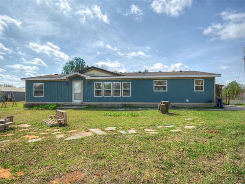 Photo of 10000 E Maguire Road, Noble, OK 73068 (MLS # 1221838)