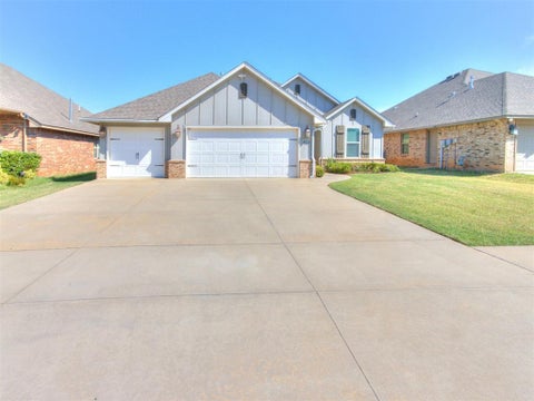 Photo of 2309 Bretford Way, Norman, OK 73071 (MLS # 1246881)