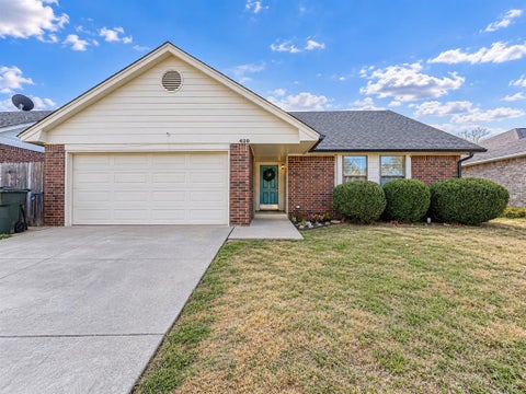 Photo of 420 Crest Place, Norman, OK 73071 (MLS # 1248313)