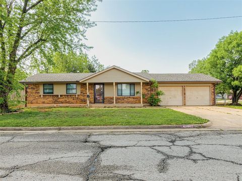 Photo of 4200 SE 54th Street, Oklahoma City, OK 73135 (MLS # 1229877)