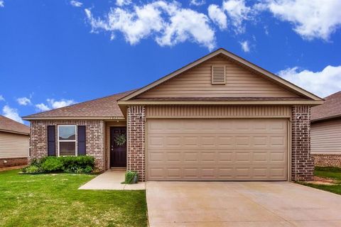 Photo of 1821 Hayes Lane, Oklahoma City, OK 73127 (MLS # 1228156)