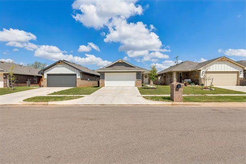 Photo of 2733 NW 199th Street, Edmond, OK 73012 (MLS # 1223070)