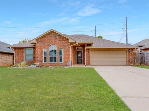 Photo of 1617 Pinnacle Lane, Edmond, OK 73003 (MLS # 1244891)