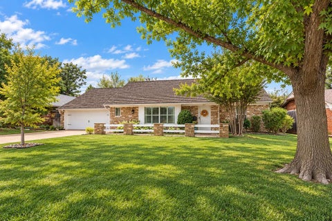 Photo of 2217 NW 56th Terrace, Oklahoma City, OK 73112 (MLS # 1252156)
