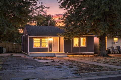 Photo of 117 SW 39th Street, Oklahoma City, OK 73109 (MLS # 1250508)