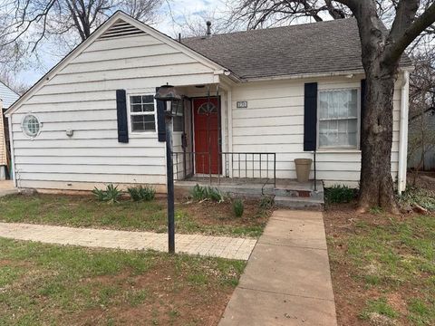 Photo of 730 S Littler Avenue, Edmond, OK 73034 (MLS # 1219512)