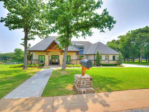 Photo of 1824 Brook Bank Drive, Jones, OK 73049 (MLS # 1230154)