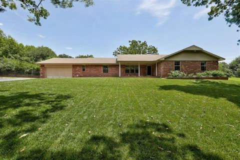 Photo of 5812 Parkhurst Road, Edmond, OK 73034 (MLS # 1237426)