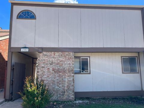 Photo of 1902 Three Stars Road, Edmond, OK 73034 (MLS # 1222007)