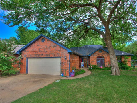 Photo of 1224 Jamestown, Edmond, OK 73003 (MLS # 1236182)