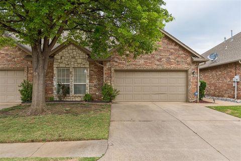 Photo of 1633 Laurel Place, Edmond, OK 73003 (MLS # 1229988)
