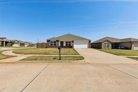 Photo of 2033 W Autumn Way, Mustang, OK 73064 (MLS # 1243902)