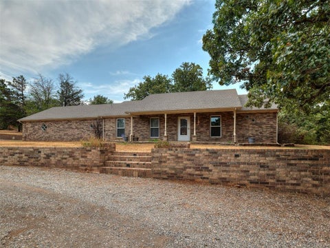 Photo of 1025 E Triplett Road, Guthrie, OK 73044 (MLS # 1250768)