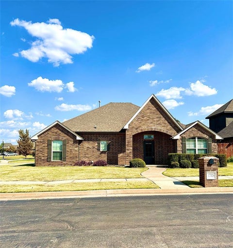 Photo of 17228 Ridgewood Drive, Edmond, OK 73012 (MLS # 1247866)