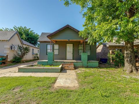 Photo of 1426 SW 28th Street, Oklahoma City, OK 73108 (MLS # 1229088)