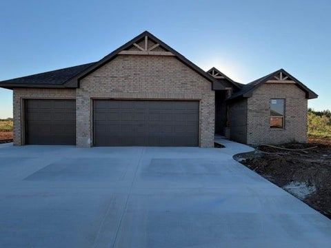Photo of 1804 Sama Way, Yukon, OK 73099 (MLS # 1253186)