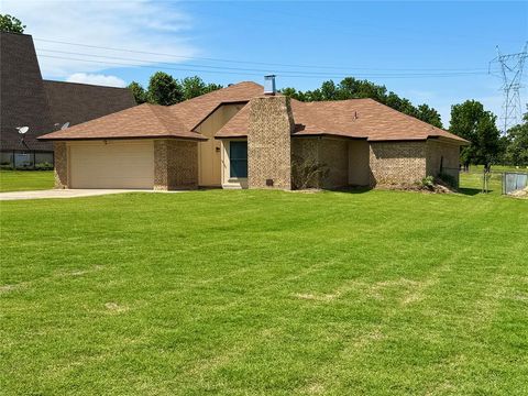 Photo of 16401 SE 15th Street, Choctaw, OK 73020 (MLS # 1230009)