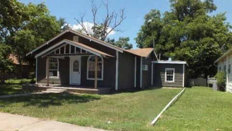 Photo of 216 N Broadway Avenue, Tipton, OK 73570 (MLS # 1230131)