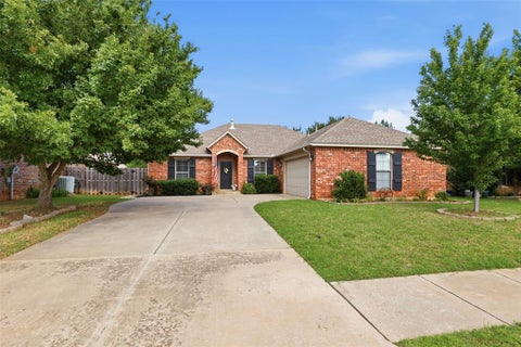 Photo of 2146 Thomas Trail, Edmond, OK 73003 (MLS # 1232798)