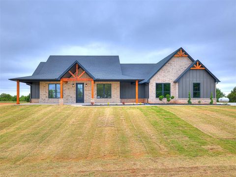 Photo of 1232 Twin Oaks Drive, Blanchard, OK 73010 (MLS # 1225732)