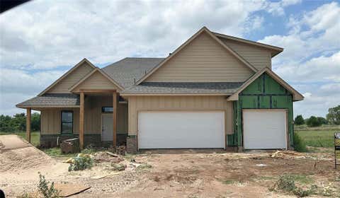 Photo of 1901 Hamzas Court, Yukon, OK 73099 (MLS # 1235400)