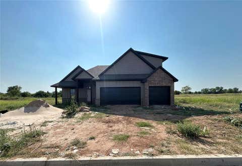 Photo of 1901 Hamzas Court, Yukon, OK 73099 (MLS # 1235400)