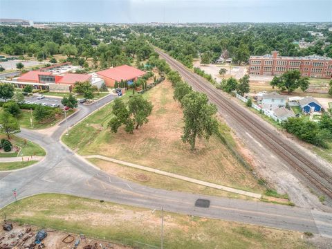 Photo of 430 SE Grand Boulevard, Oklahoma City, OK 73129 (MLS # 1207765)