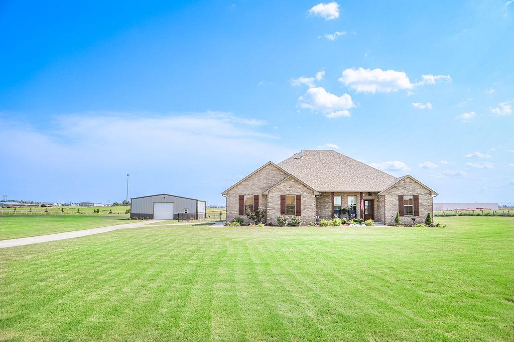 Photo 1 of 47 — 24376 E 1006 Road, Weatherford, OK 73096