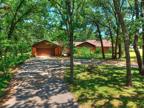 Photo of 2705 Morning Glory Drive, Norman, OK 73026 (MLS # 1238849)