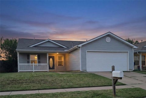 Photo of 1701 NW 150th Terrace, Edmond, OK 73013 (MLS # 1247179)