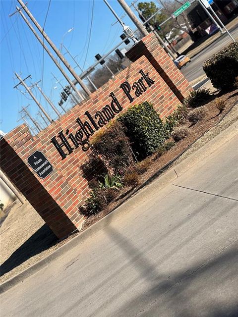 Photo of 1723 E Lindsey Avenue #4, Norman, OK 73071 (MLS # 1199821)