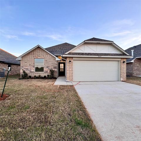 Photo of 9304 NW 143rd Street, Yukon, OK 73099 (MLS # 1218878)