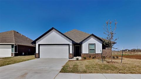 Photo of 9005 NW 127th Terrace, Yukon, OK 73099 (MLS # 1232523)