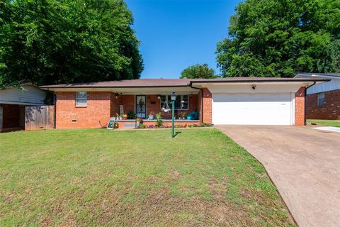Photo of 1125 N Walker Drive, Guthrie, OK 73044 (MLS # 1231422)