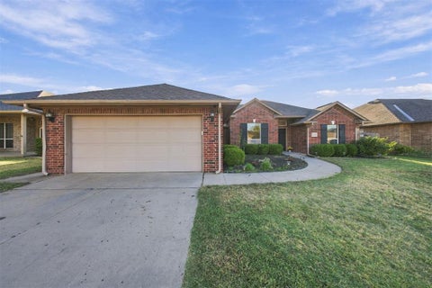 Photo of 7316 Winding Meadow Lane, Oklahoma City, OK 73132 (MLS # 1251069)