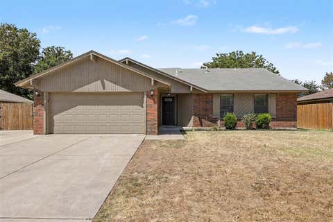 Photo of 10005 S Glascow Terrace, Yukon, OK 73099 (MLS # 1244883)