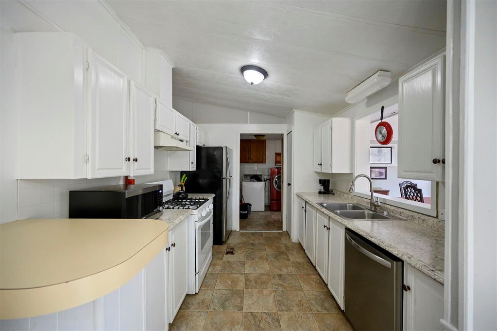 Broken Bow, Oklahoma, 74728, United States, 12 Bedrooms Bedrooms, ,8 BathroomsBathrooms,Residential,Active,2022675