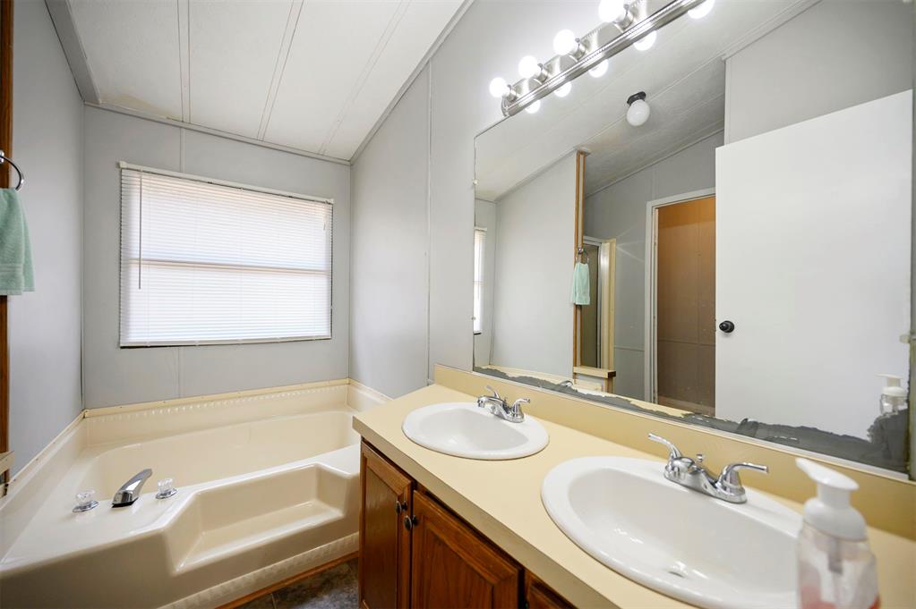 Broken Bow, Oklahoma, 74728, United States, 12 Bedrooms Bedrooms, ,8 BathroomsBathrooms,Residential,Active,2022675