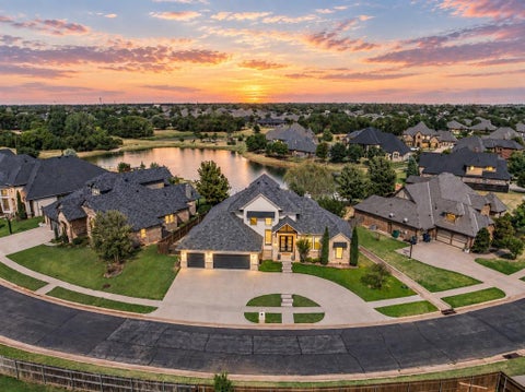 Photo of 15400 Kestral Park Court, Edmond, OK 73013 (MLS # 1249185)