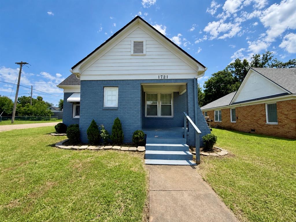 Photo 1 of 25 — 1721 N Market Avenue, Shawnee, OK 74804