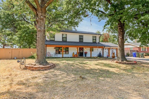 Photo of 234 Westside Drive, Norman, OK 73069 (MLS # 1251159)