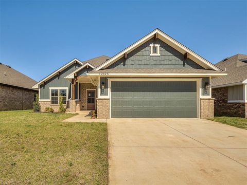 Photo of 12425 Dolche Vita Drive, Yukon, OK 73099 (MLS # 1226606)