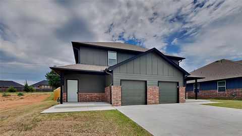 Photo of 11608 Mackenzie Way, Yukon, OK 73078 (MLS # 1229848)