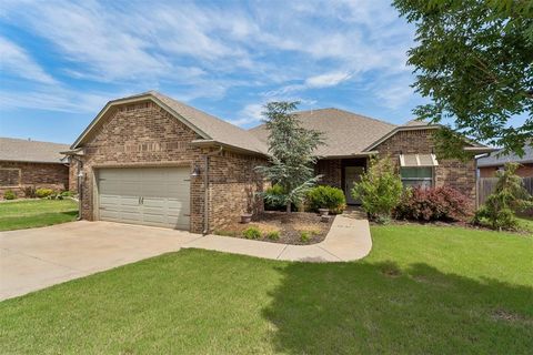 Photo of 3425 NW 164th Terrace, Edmond, OK 73013 (MLS # 1232031)